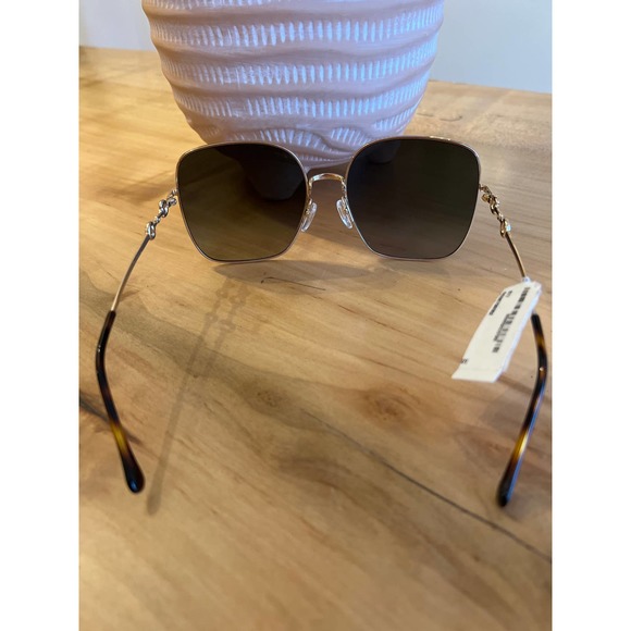 Gucci Gold Metal Square Women's Sunglasses One Size NWT - Picture 7 of 10